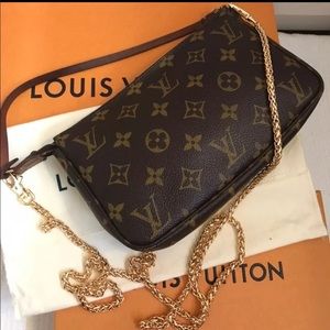 Authentic Louis Vuitton Pochette Accessioner